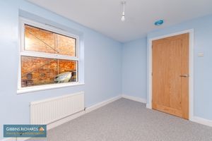 Bedroom- click for photo gallery